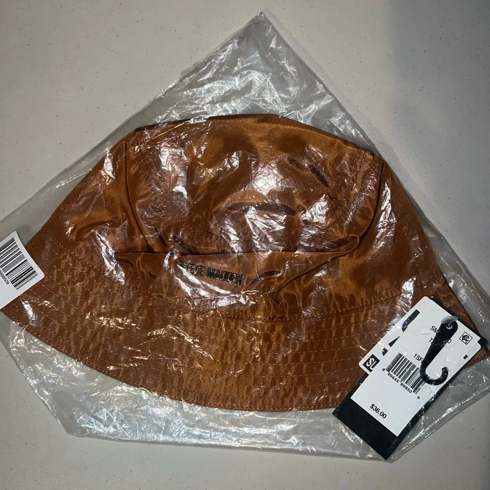 ☀️NWT! Steve Madden Satin Lined Bucket Hat